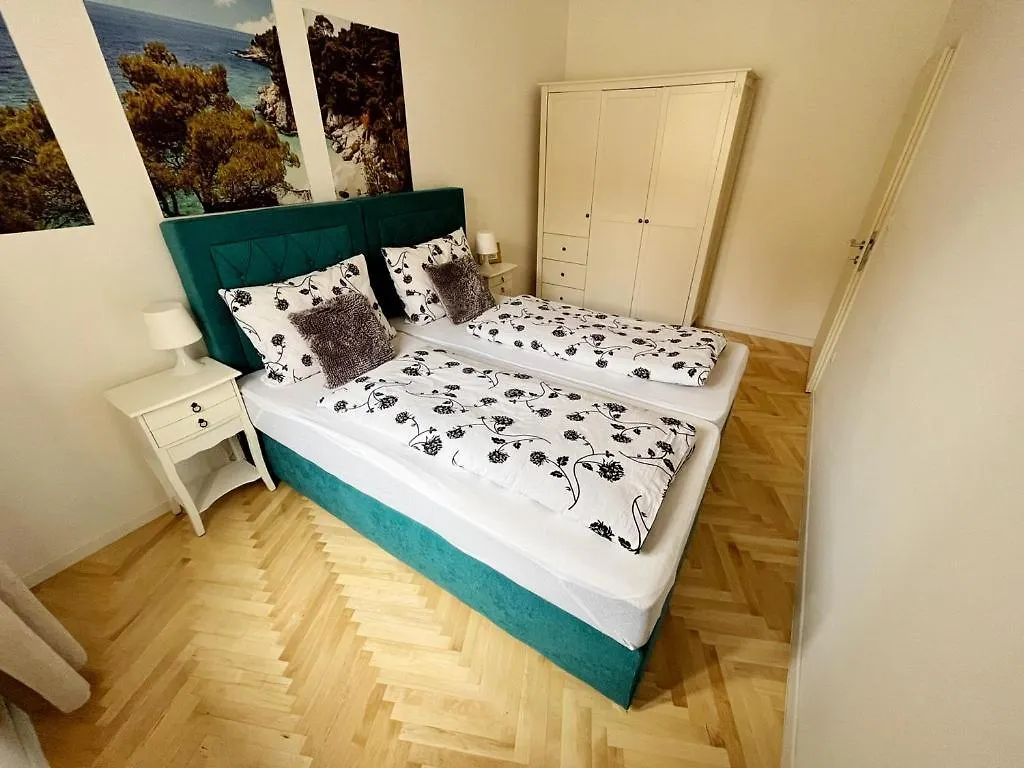 Adriatic Sea Apartment contacts