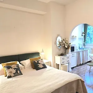 Apartment Suzy, Split